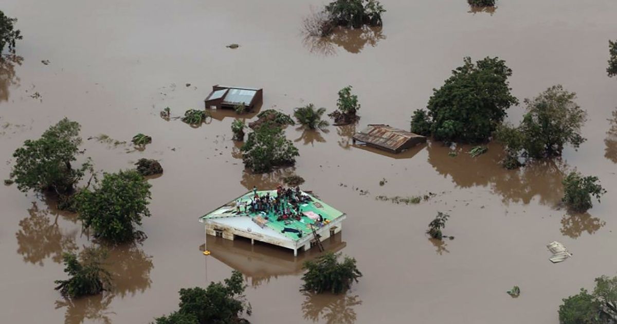 Calculan más de mil muertos por devastador ciclón en Mozambique
