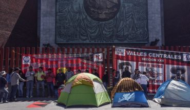 Con bloqueos, CNTE presiona sobre nueva reforma educativa