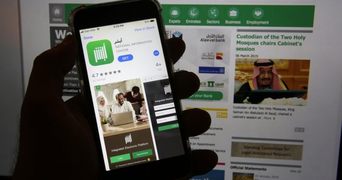 Critican app saudí por restringir viajes de mujeres