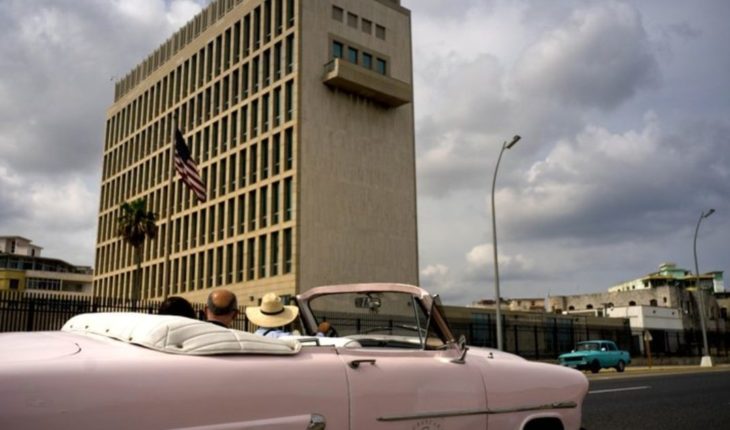 Cubanos inundan con preguntas a embajada de EEUU por visas