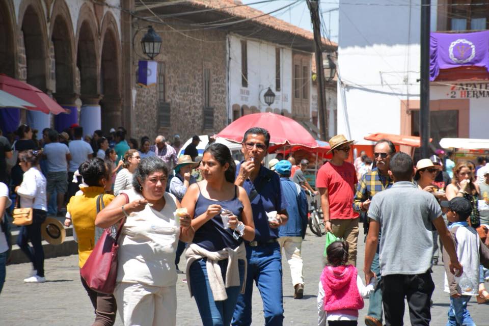 Domingos peatonales convierten a la Plaza Vasco de Quiroga en un espacio más humano: Víctor Báez