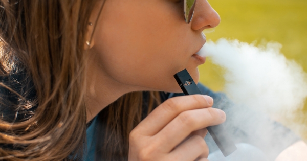 EE. UU. prohibirá venta de cigarrillos electrónicos con sabores ante “epidemia” juvenil