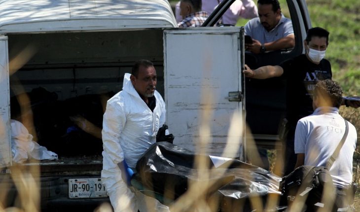 Encuentran 19 cuerpos en un canal residual de Jalisco