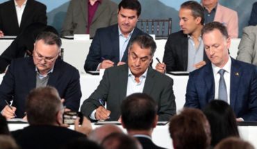 Firman acuerdo de paz laboral en Nuevo León