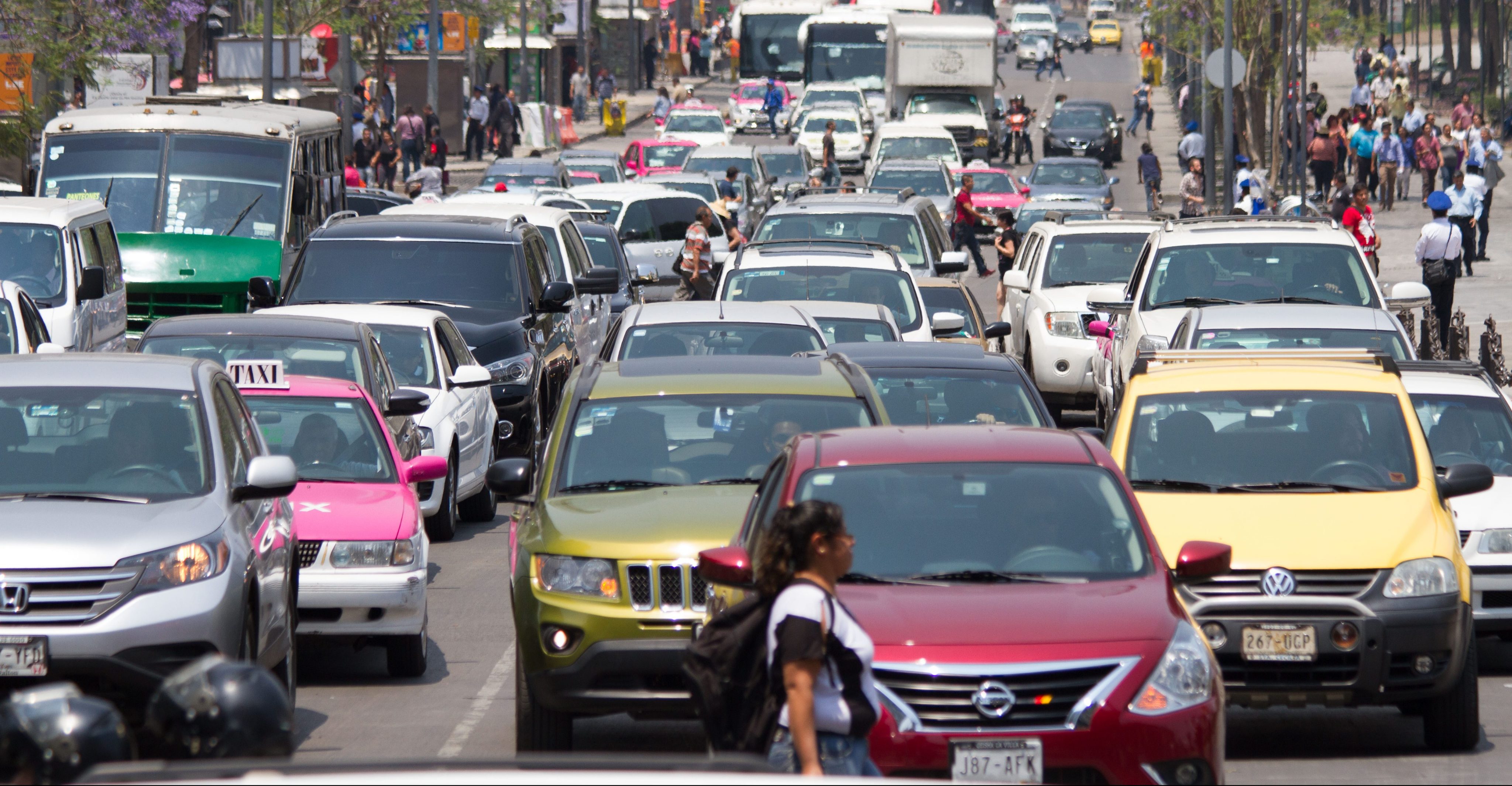 Gobierno de CDMX aplicará 80% de descuento a vehículos con multas