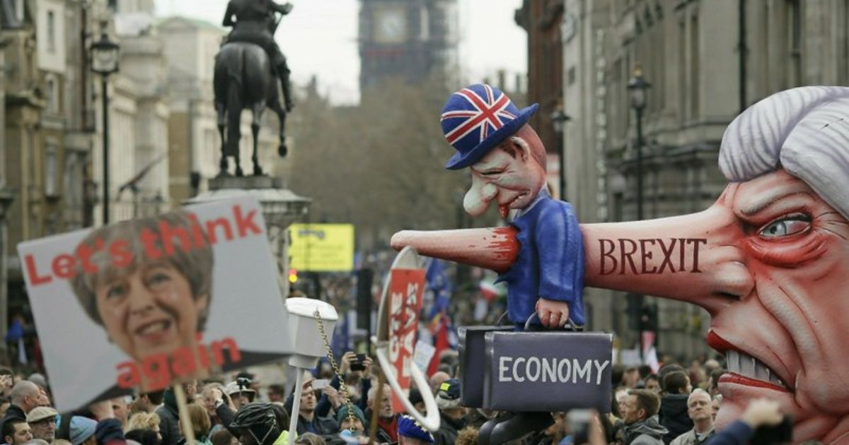 Miles de británicos se manifiestan contra el Brexit