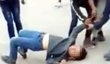 Niño causa terror al sacar un cuchillo en pelea callejera en Nuevo León