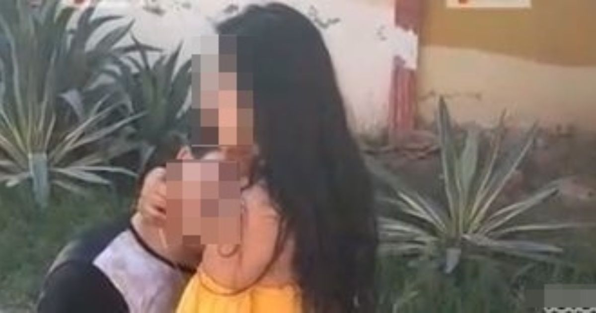 Sale nuevo video de mujer que apuñala a su novio en un motel de Iguala