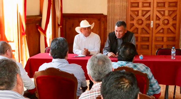 Salvador Arvizu se reunió con transportistas, buscan condiciones para mejorar el servicio