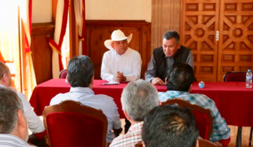 Salvador Arvizu se reunió con transportistas, buscan condiciones para mejorar el servicio