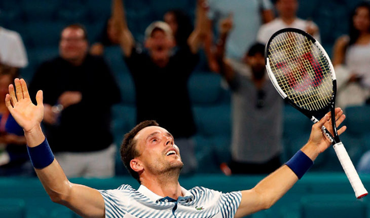 Tenis: Bautista eliminó a Djokovic y avanza a cuartos en Masters 1.000 de Miami