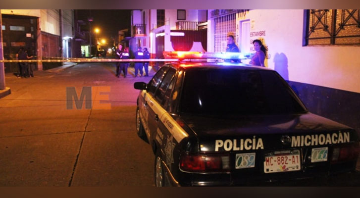 Tocaron a su puerta y cuando salió, lo mataron de al menos cinco balazos, en Uruapan, Michoacán