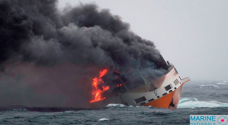 Tras el hundimiento del barco italiano "Grande América", Francia garantiza todo para "reducir el impacto" de la contaminación