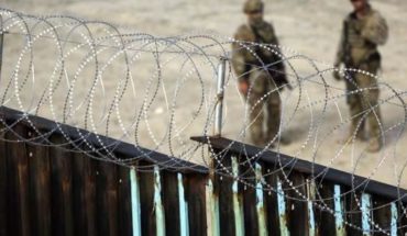 Trump pone alambre de púas en muro fronterizo y se lo roban
