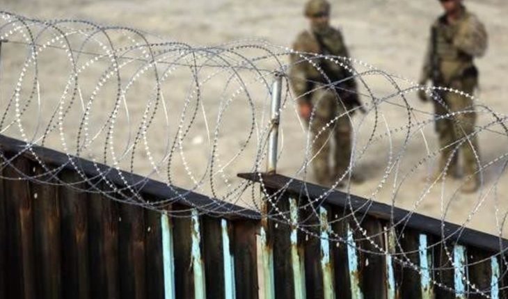 Trump pone alambre de púas en muro fronterizo y se lo roban