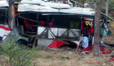 Un muerto y 26 heridos en accidente de camión de pasajeros en la carretera Morelia-Pátzcuaro