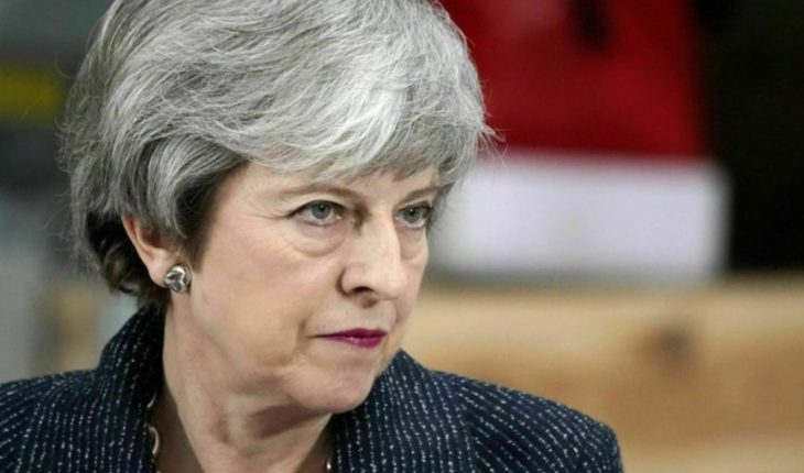 translated from Spanish: Could thwart Brexit if not approved agreement, says May