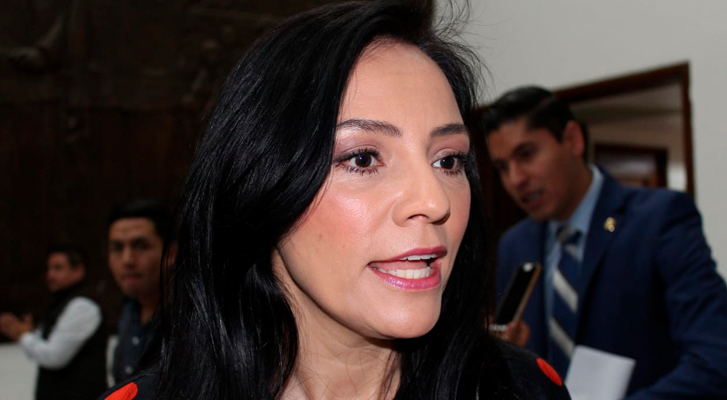Critical Adriana Hernández lack of transparency in federal appointments