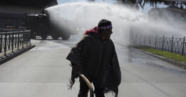 Detienen a 15 personas en Temuco en marcha mapuche no autorizada