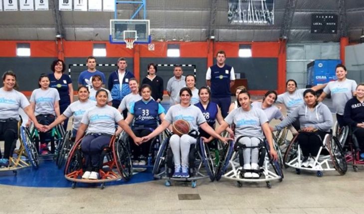 translated from Spanish: Donaron lo recaudado para ayudar a la Selección de básquet en silla de ruedas