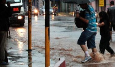 translated from Spanish: El clima de hoy y mañana en México prevé ambiente cálido, granizo y lluvias