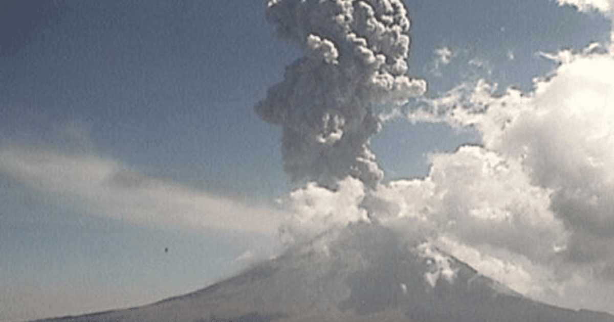 Explosión de volcán Popocatépetl destruye domo y cae ceniza