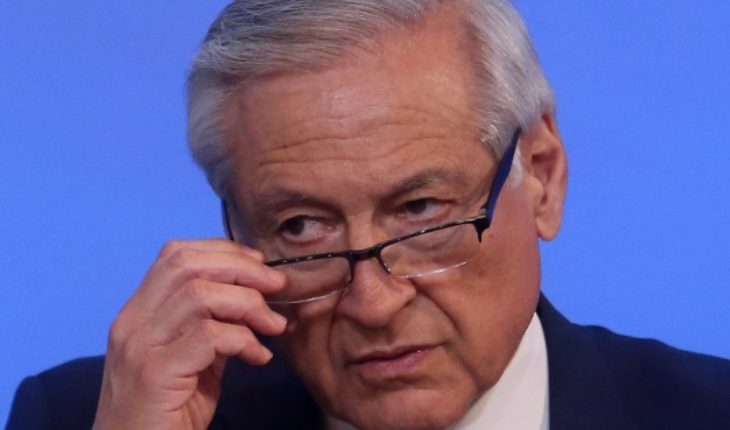 translated from Spanish: Heraldo Muñoz y semana de conversaciones de Piñera con la oposición: “Las señales hasta ahora son negativas”