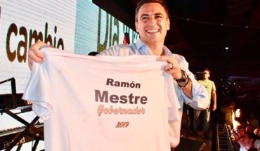 translated from Spanish: La UCR proclamó a Mestre como candidato a gobernador de Córdoba