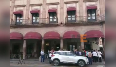 translated from Spanish: Logran empleados del Hotel Virrey de Mendoza de Morelia, mesa de diálogo con patronal
