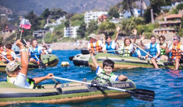 translated from Spanish: Paddling Tour arrives in Santiago with an entertaining charity overview