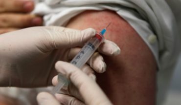 translated from Spanish: Parents reject law on vaccines; further measles