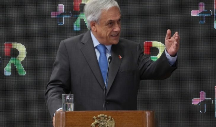 translated from Spanish: Piñera se reunirá con la DC en el inicio de ronda de diálogos con la oposición