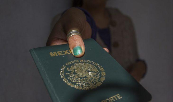translated from Spanish: SRE recontrató sin licitación a empresa para emitir pasaportes