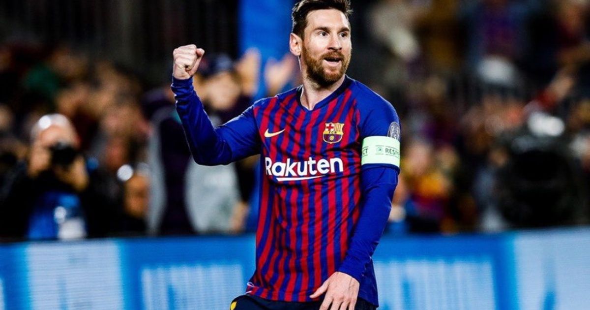 Show Lionel Messi in the thrashing of Barcelona to get into quarters