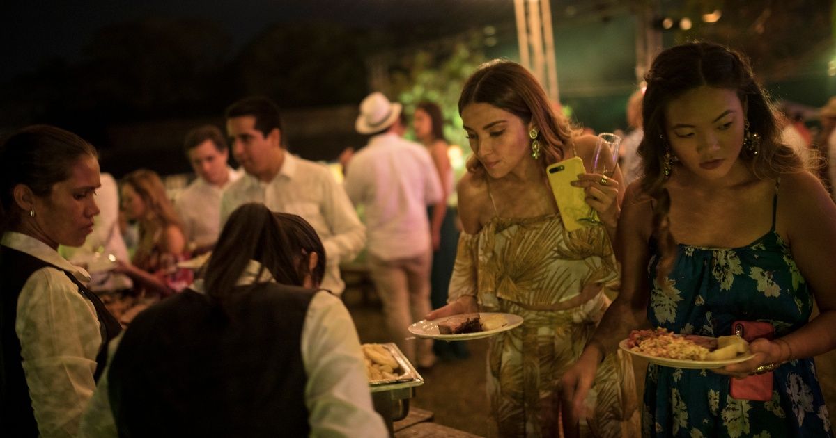 Una lujosa boda llena de comida y famosos causa polémica en Venezuela