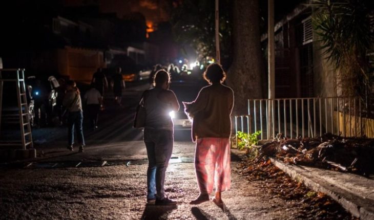 translated from Spanish: Venezuela in the dark: 24 killed by the power outage