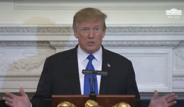 Donald Trump durante su discurso en la sesión de negocios de la Casa Blanca con los gobernadores. Imagen vía The White House. Blog Elcano