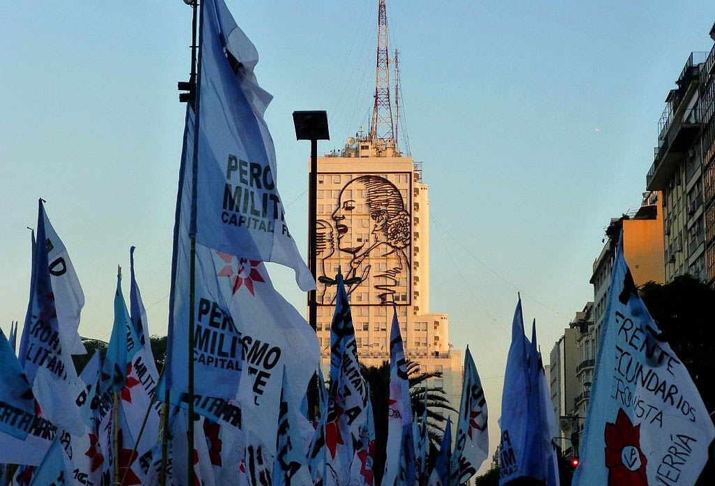 Manifestación por los 10 años del Kirchnerismo en Buenos Aires (Argentina). Foto: Banfield (trabajo propio) (Wikimedia Commons / CC BY-SA 2.5 AR). Blog Elcano