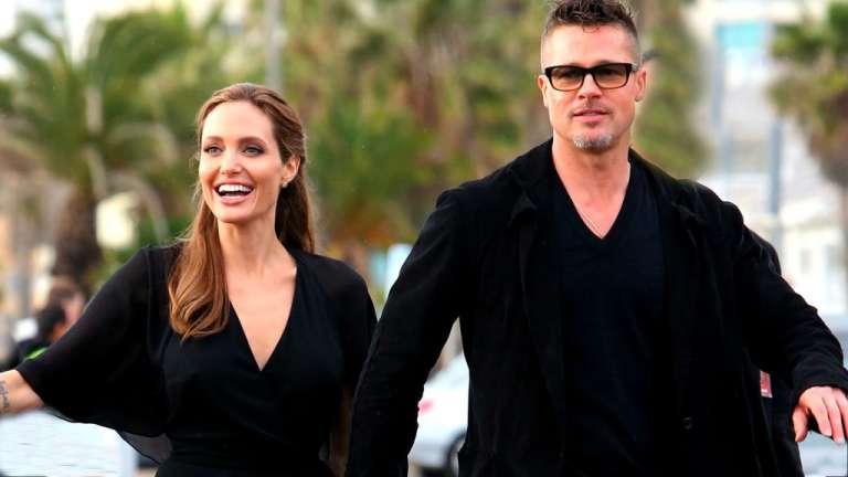 Angelina Jolie y Brad Pitt son oficialmente solteros