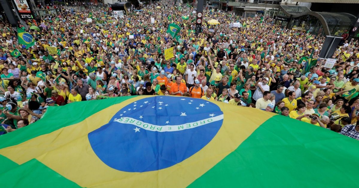 Brasileños piden que se liberen al ex presidente Lula da Silva
