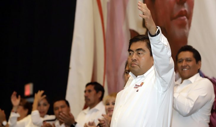 Candidato Cárdenas llama “ratero” a Barbosa