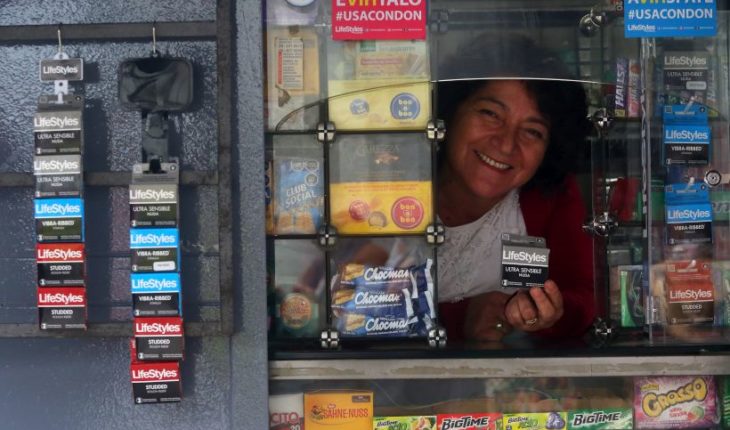 Comienza venta de condones masculinos en kioskos de Santiago