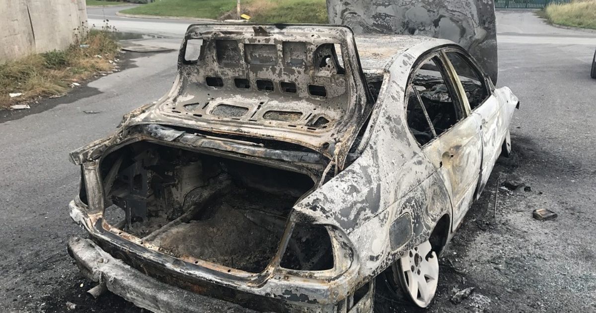 EEUU investiga incendios no provocados en autos