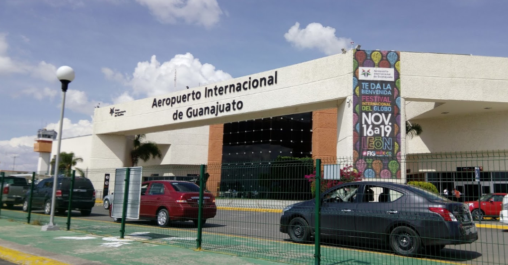 Encapuchados roban 20 mdp en aeropuerto de Guanajuato