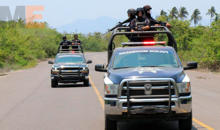 Ex autodefensa resulta herido al enfrentarse a tiros contra policías en Aquila, Michoacán