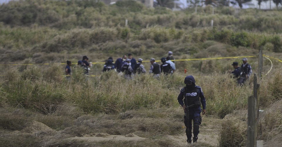 Fiscalía de Veracruz localiza 36 fosas clandestinas en predio