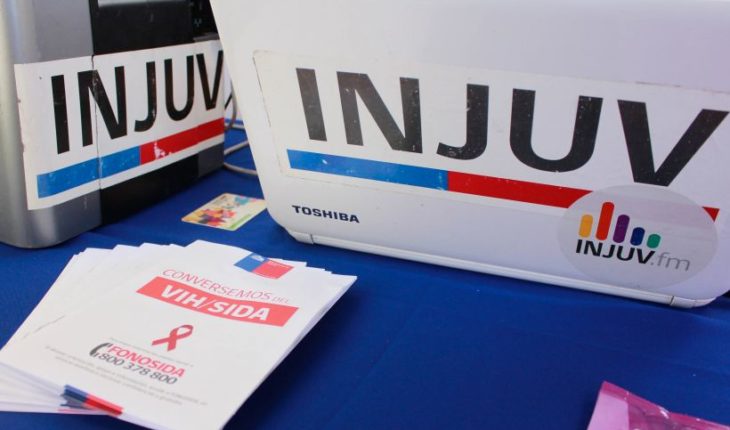 Jóvenes en Chile se informan del VIH principalmente a través de redes sociales y páginas web