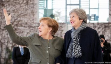 Merkel admitiría un aplazamiento del “brexit” hasta principios de 2020