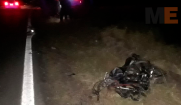 Motociclista fallece en choque contra un auto en Apatzingán, Michoacán