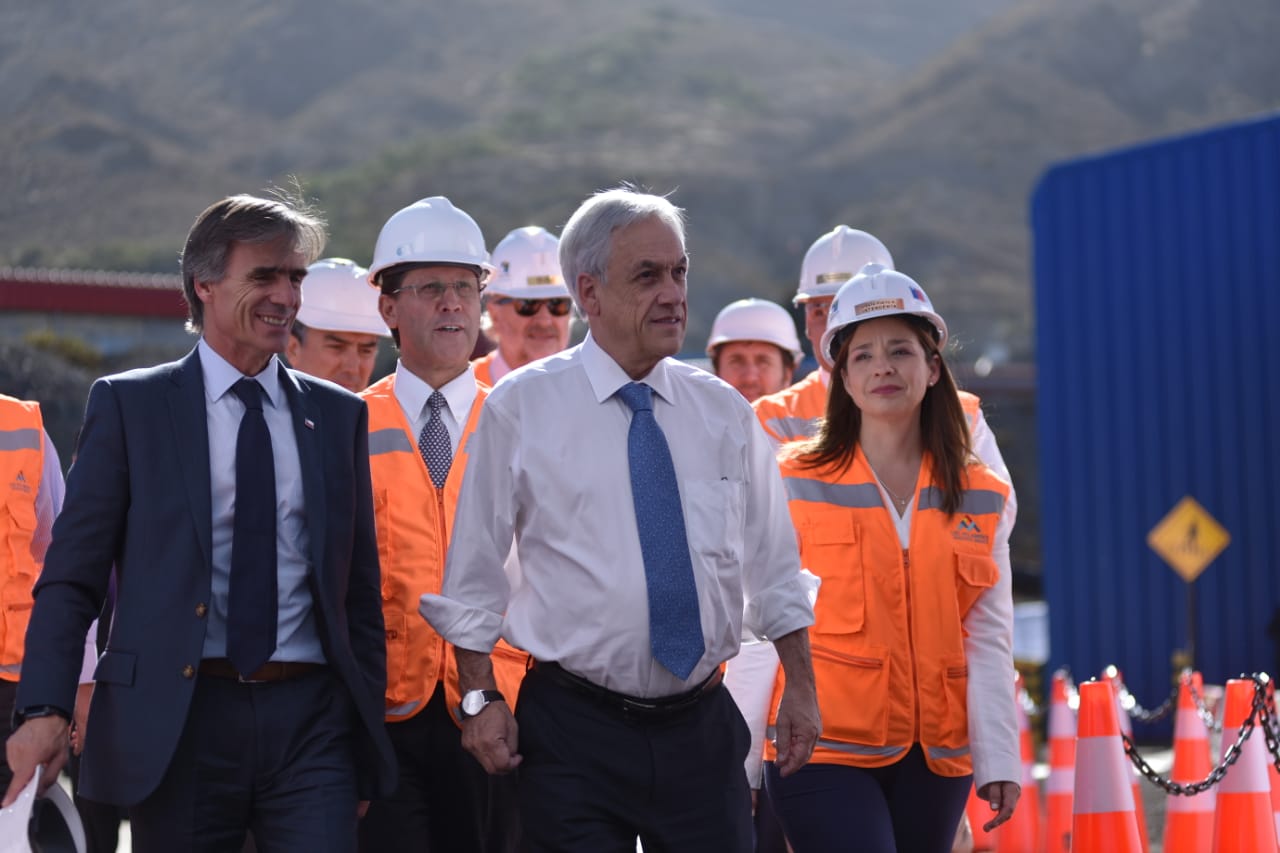 Piñera destaca dinamismo de inversión en Chile al inaugurar ampliación de proyecto minero de Luksic